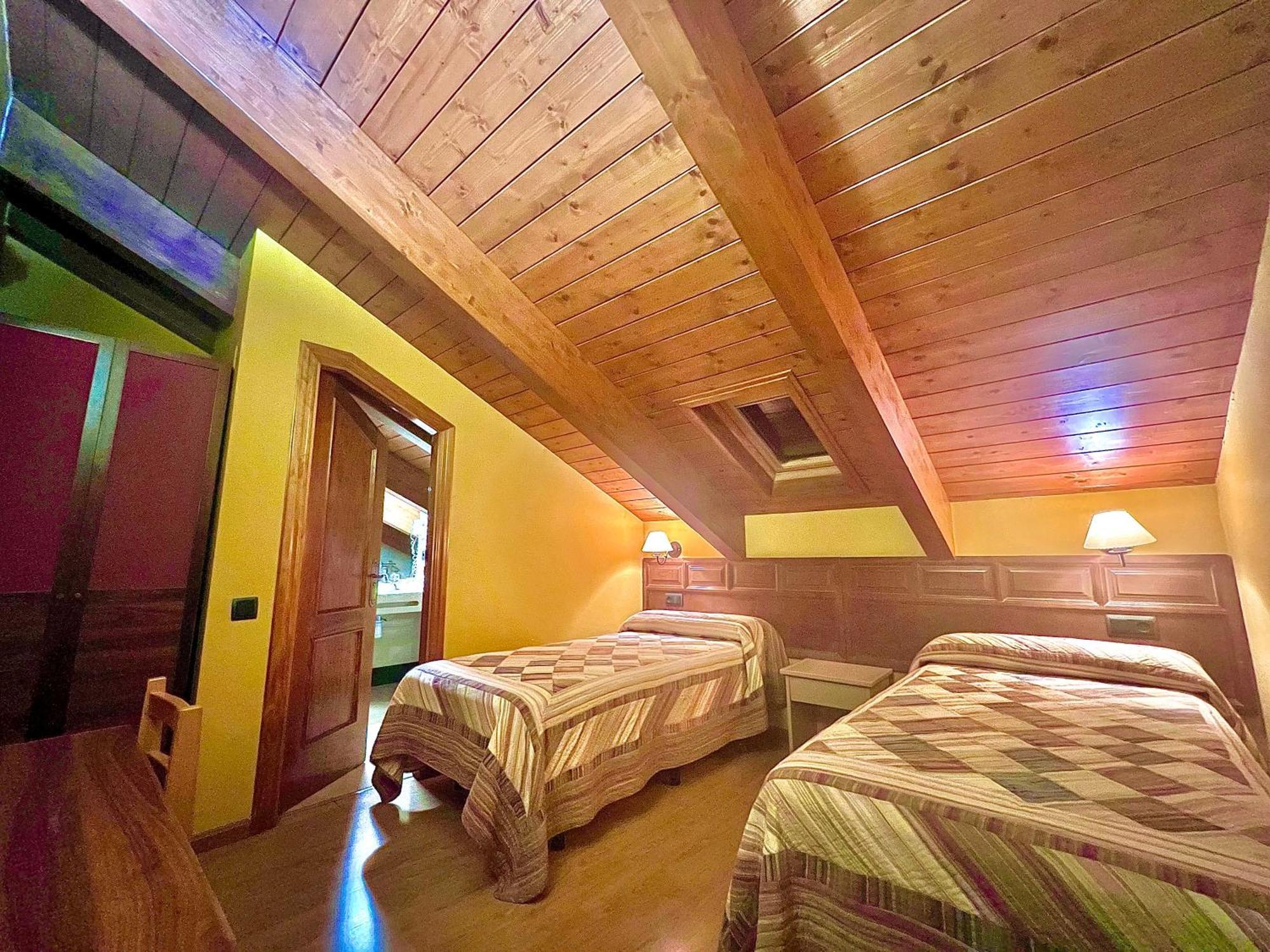 Hotel Solana Benasque Bagian luar foto